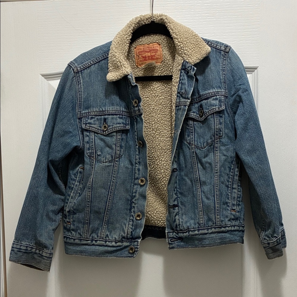 Women’s Levi Strauss Co Denim Jacket with Sherpa Lining and Collar
